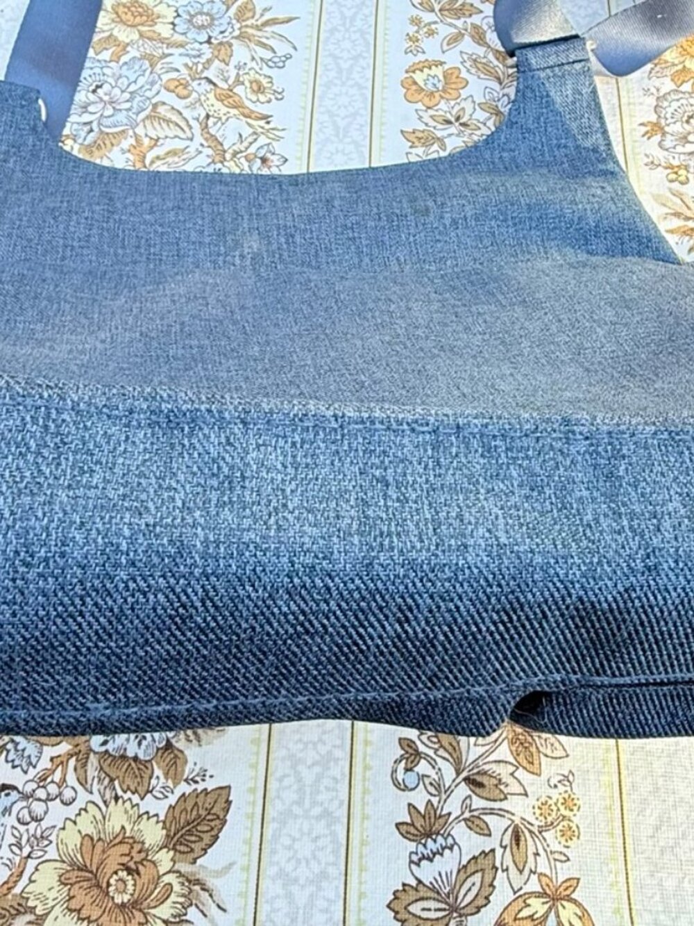 Baggallini Blue Denim Fabric Everywhere Crossbody Purse Bag Zips and Pockets EUC - Picture 5 of 10